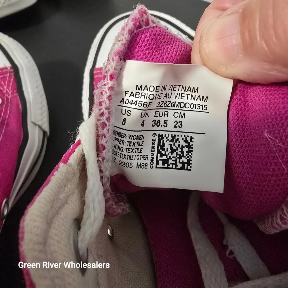 Converse All Star Girls Low Top Pink Canvas Sneakers‎